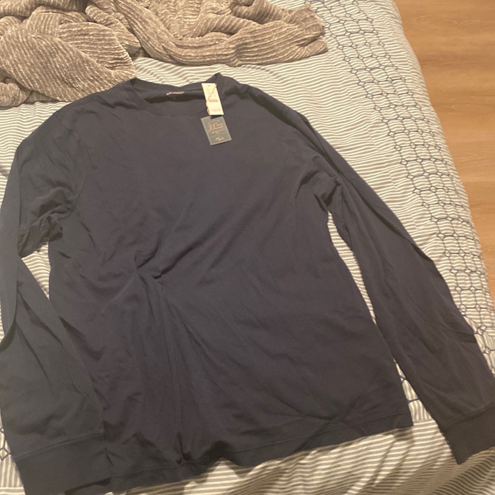 Navy blue J.Crew Xl long sleeve shirt, never worn & tags still on it